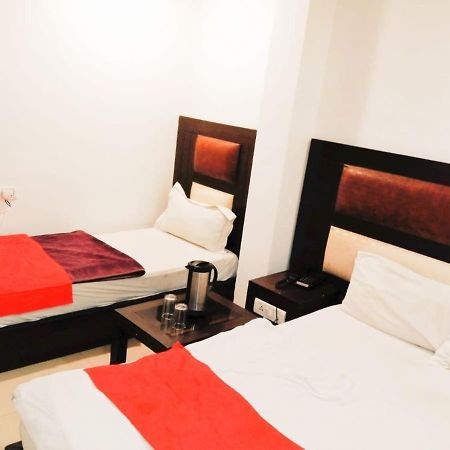 Hotel Revels By A1Rooms New Delhi Bagian luar foto
