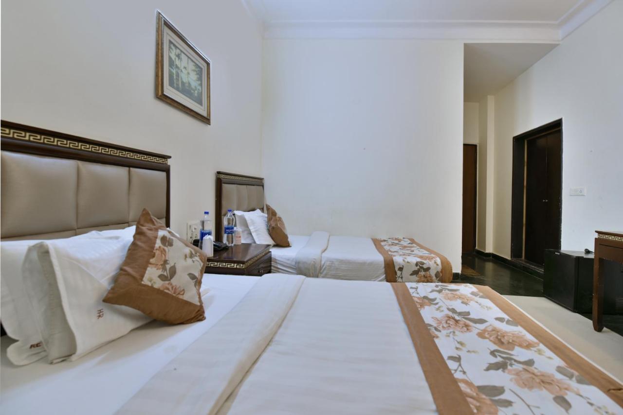 Hotel Revels By A1Rooms New Delhi Bagian luar foto