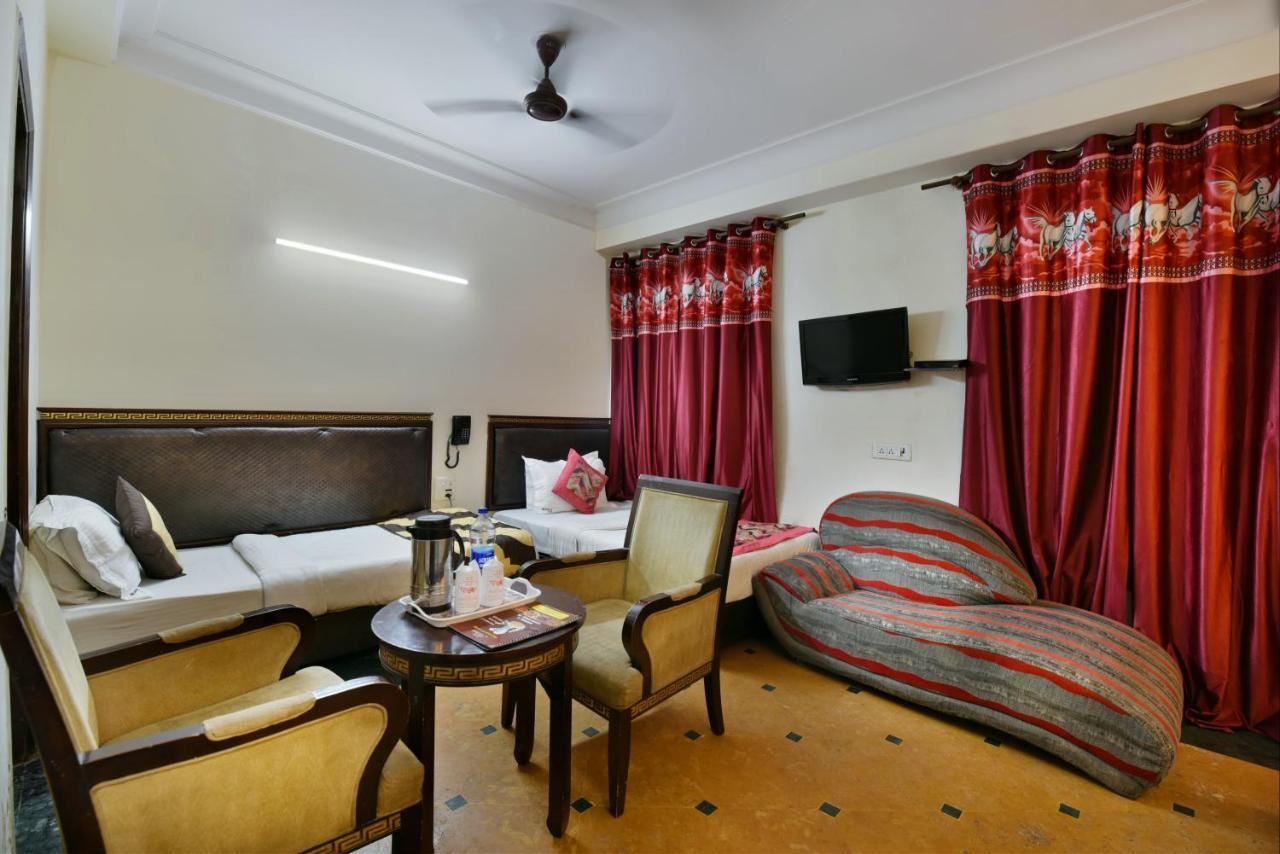 Hotel Revels By A1Rooms New Delhi Bagian luar foto
