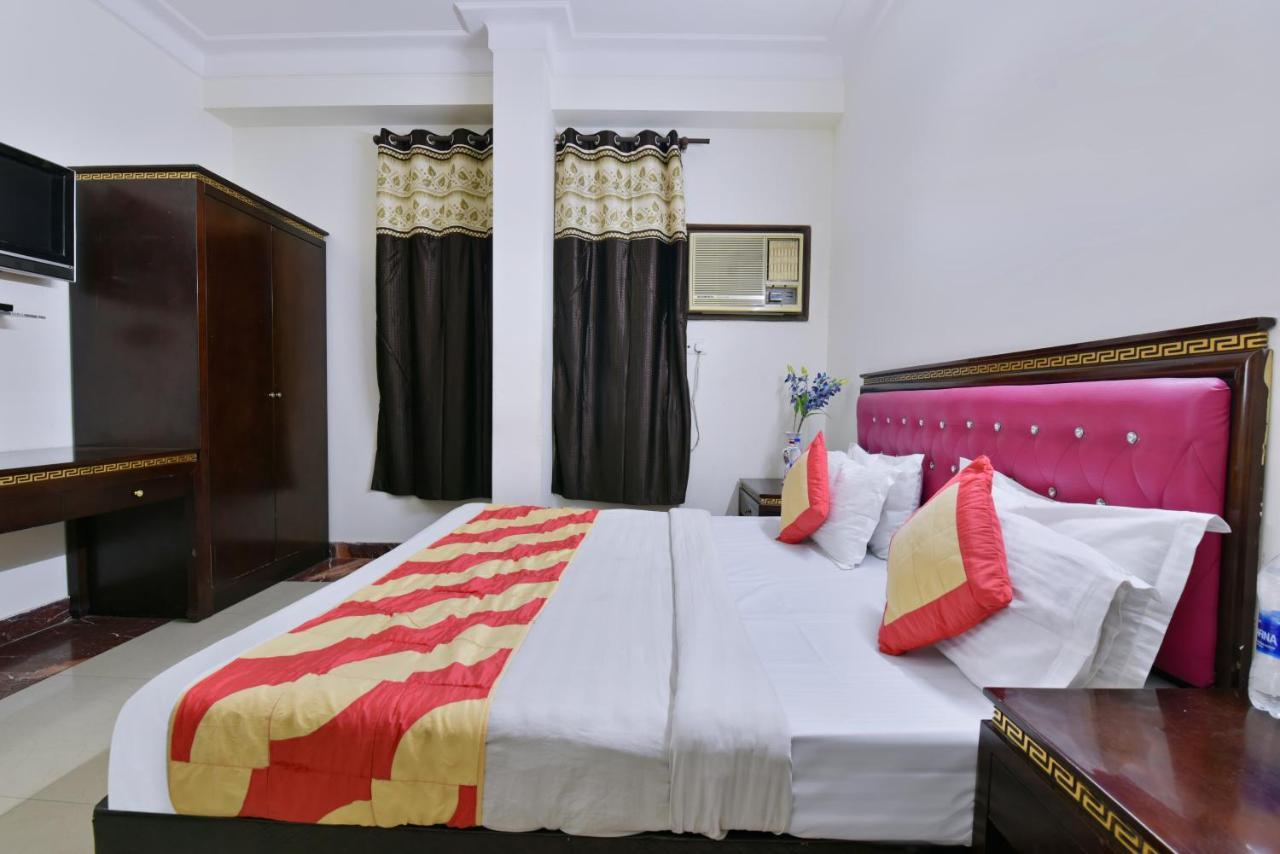 Hotel Revels By A1Rooms New Delhi Bagian luar foto