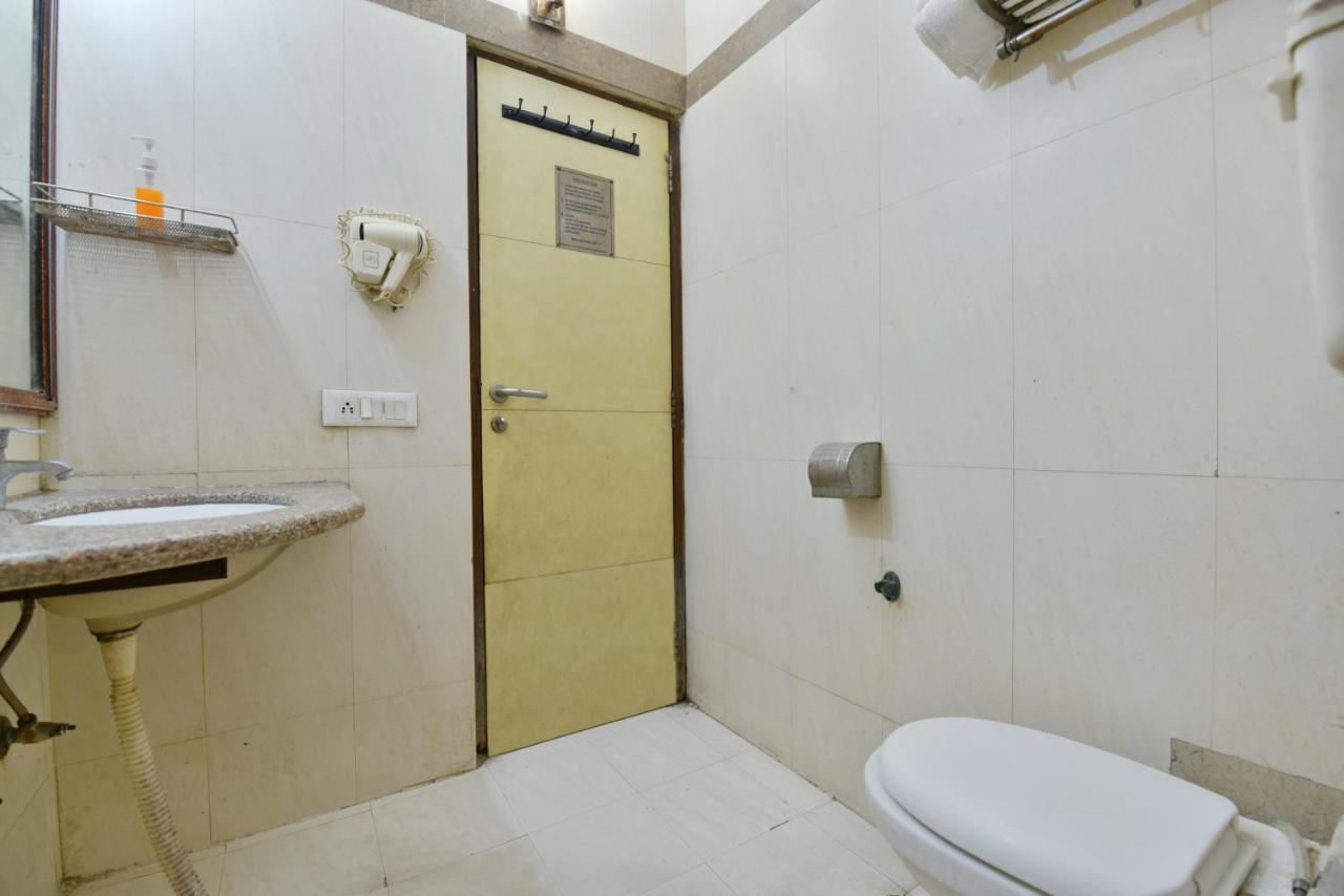 Hotel Revels By A1Rooms New Delhi Bagian luar foto