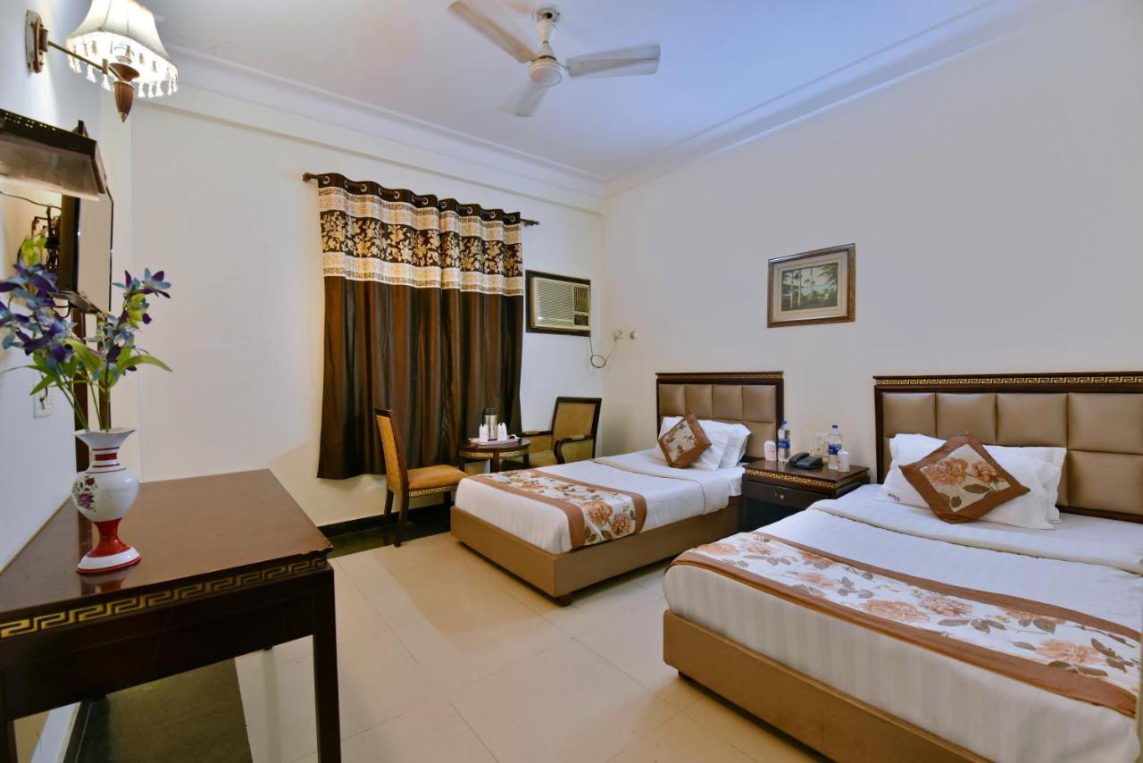 Hotel Revels By A1Rooms New Delhi Bagian luar foto