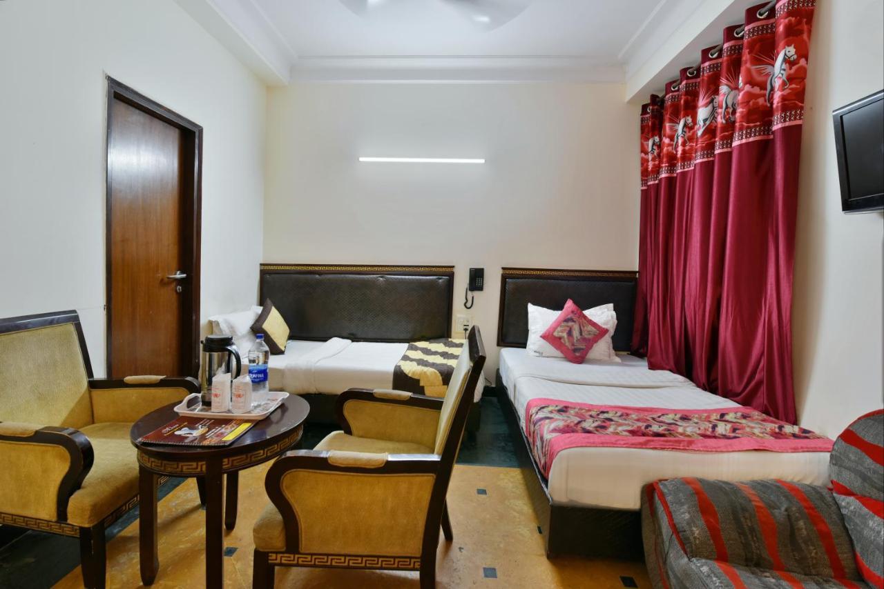 Hotel Revels By A1Rooms New Delhi Bagian luar foto