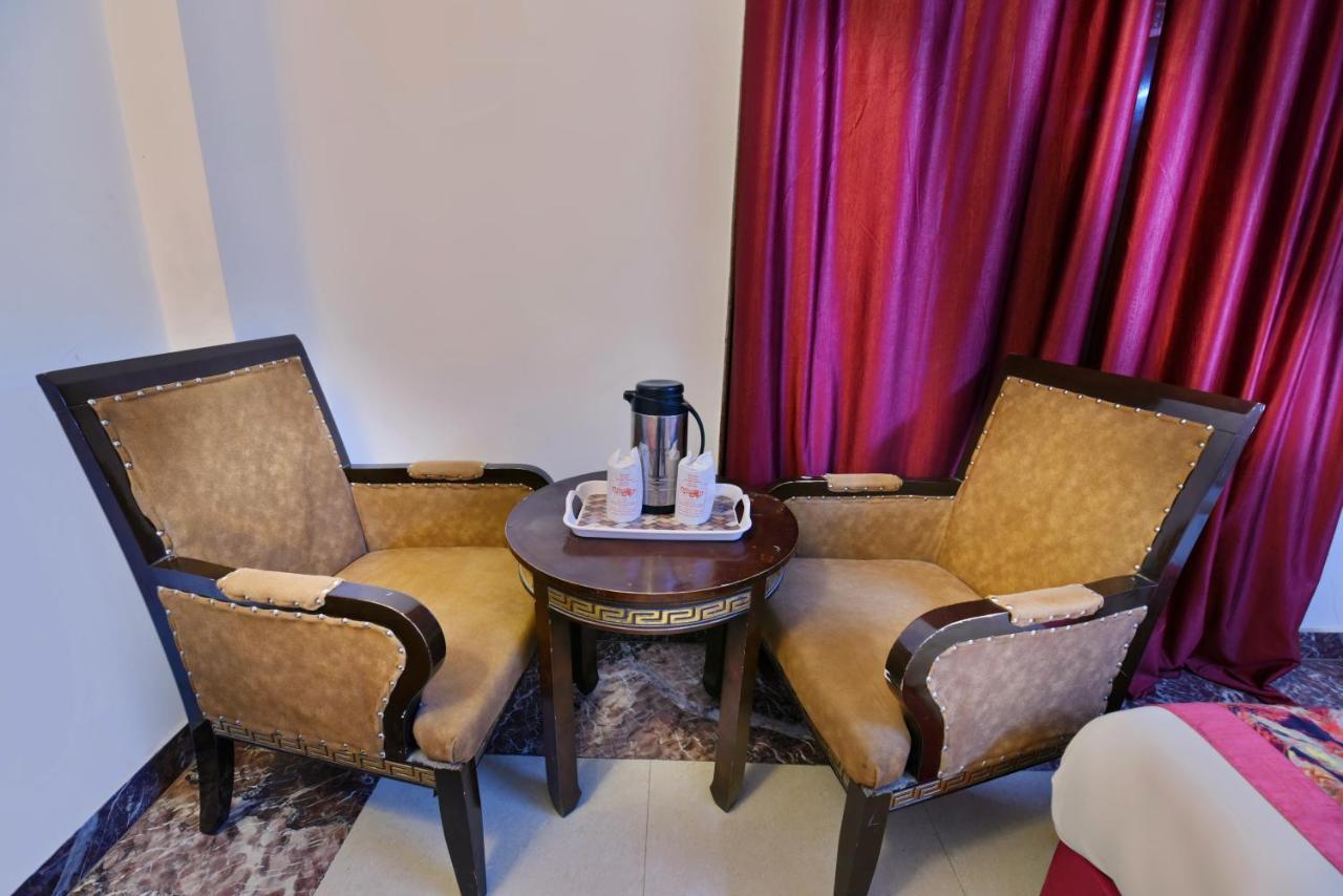 Hotel Revels By A1Rooms New Delhi Bagian luar foto