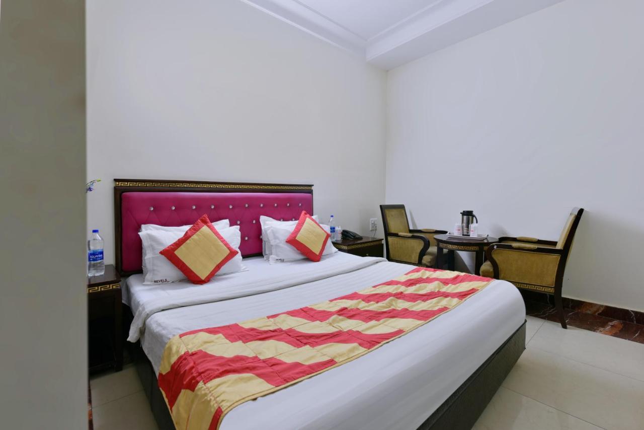 Hotel Revels By A1Rooms New Delhi Bagian luar foto