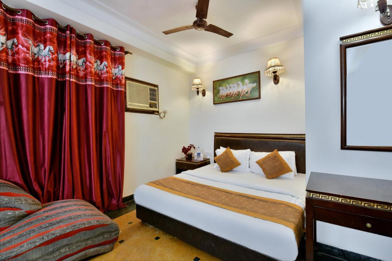 Hotel Revels By A1Rooms New Delhi Bagian luar foto