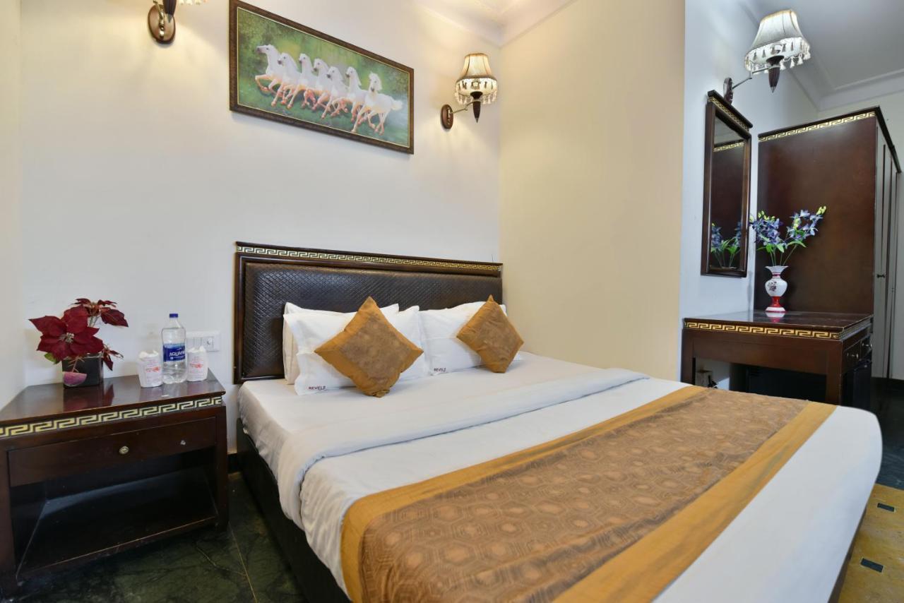 Hotel Revels By A1Rooms New Delhi Bagian luar foto