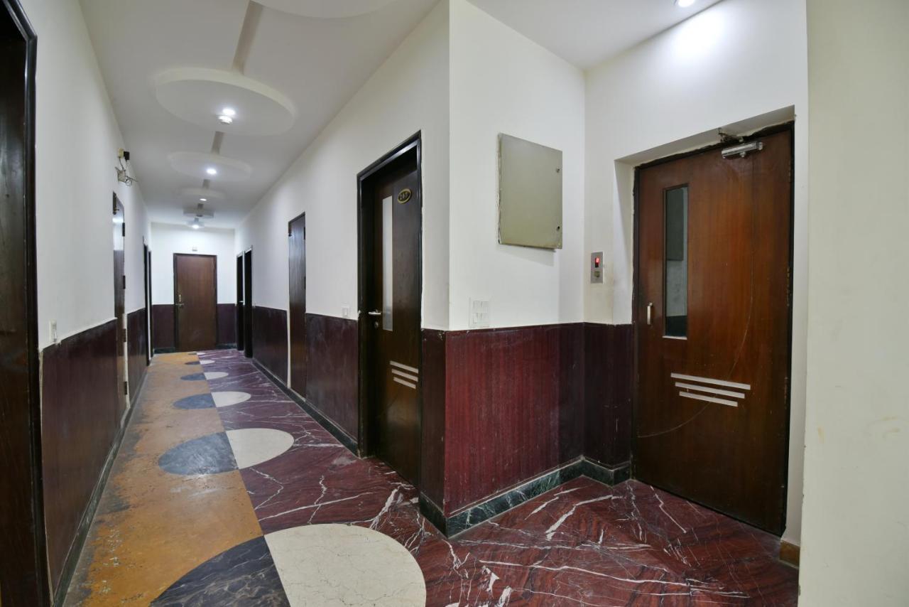 Hotel Revels By A1Rooms New Delhi Bagian luar foto