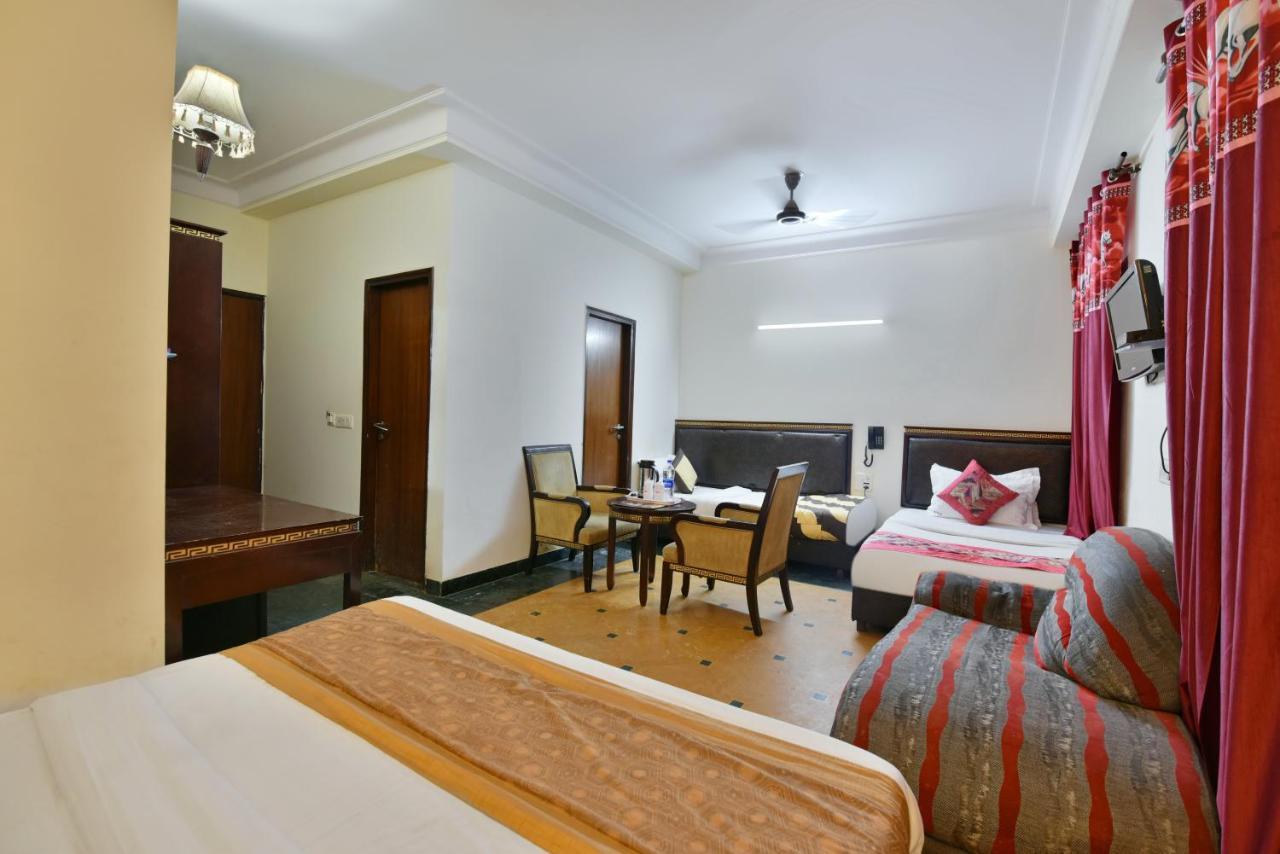 Hotel Revels By A1Rooms New Delhi Bagian luar foto