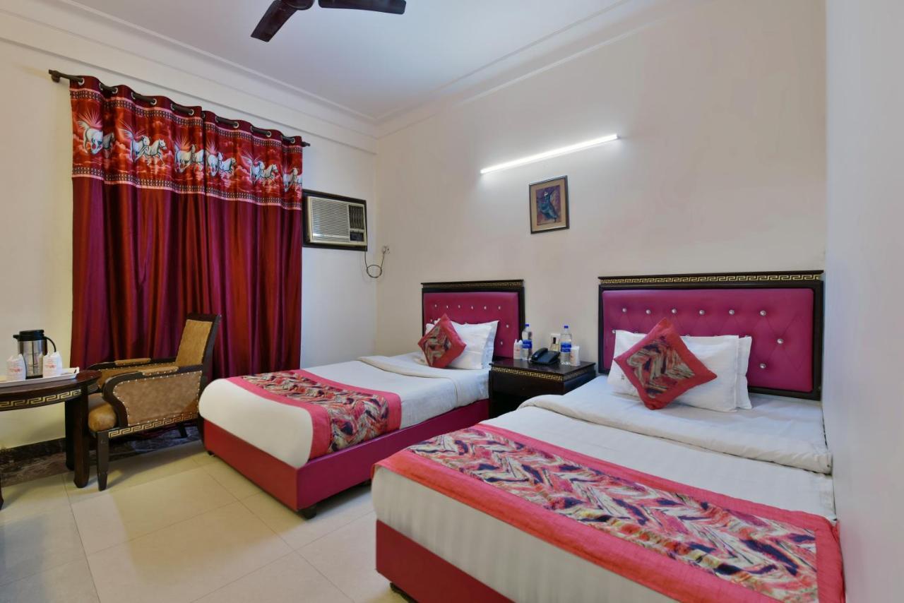 Hotel Revels By A1Rooms New Delhi Bagian luar foto
