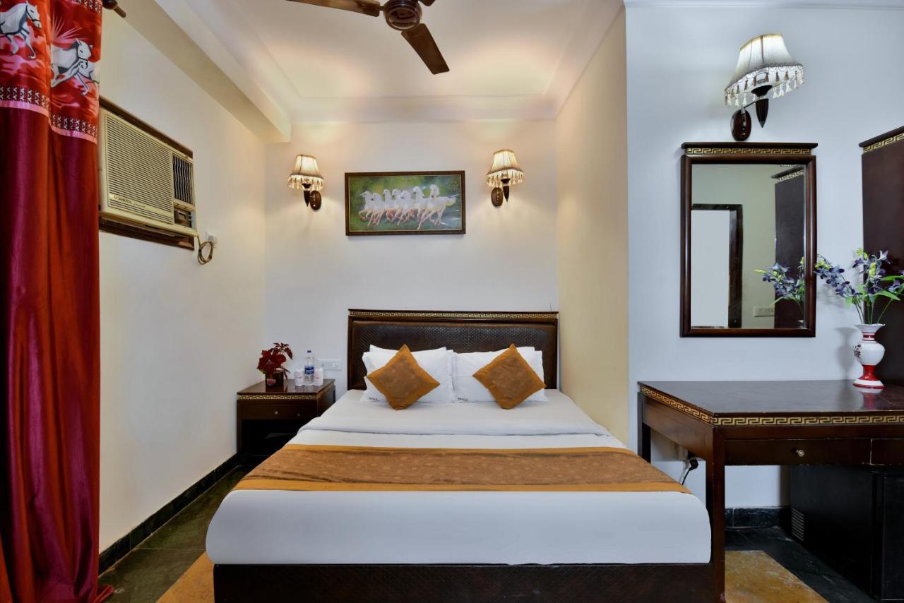 Hotel Revels By A1Rooms New Delhi Bagian luar foto
