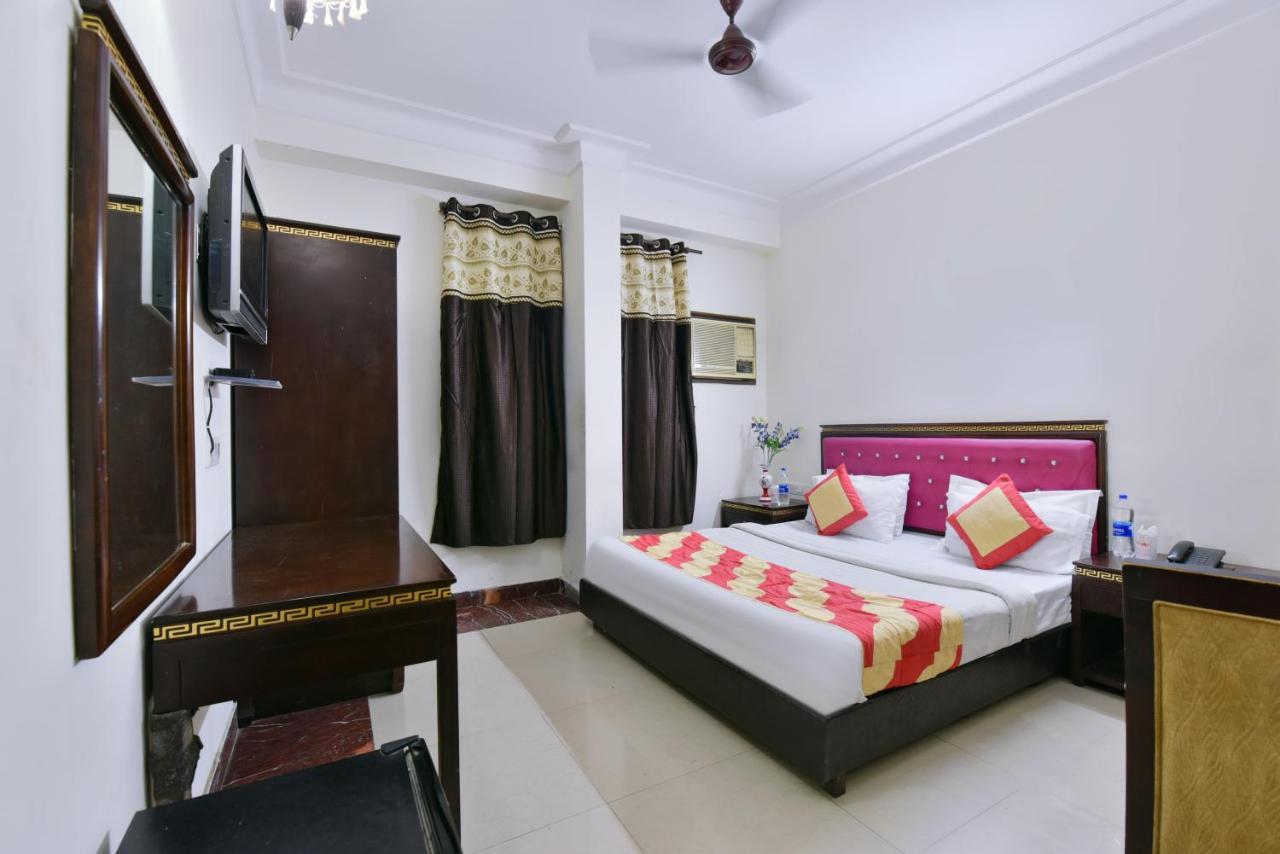 Hotel Revels By A1Rooms New Delhi Bagian luar foto